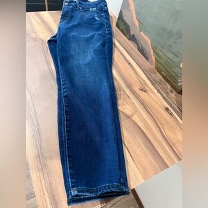 Good American good legs crop